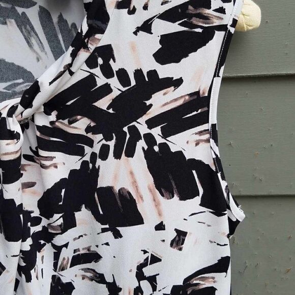 Tahari Black White Knotted Shell size Large - Picture 6 of 10